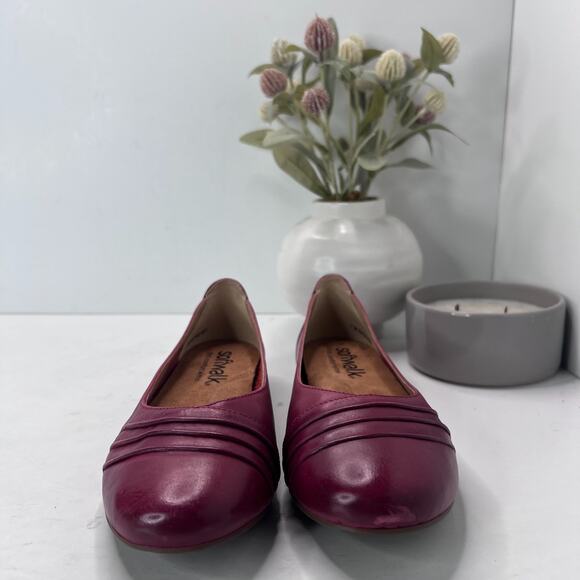 SoftWalk Safi Leather Flat Slip On Dark Red S2158-601 Women's US 7W NWOB - Picture 3 of 9